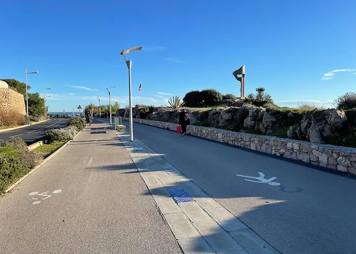 Appartement climatisé pour 6 personnes avec vue sur canal et parking à Sète - FR-1-338-533 *