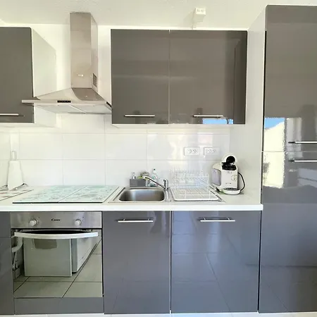 Superbe 2 Pieces A 200m De La Plage Avec Terrasse Et Parking - Fr-1-338-533 Apartment
