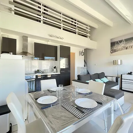 Apartment Superbe 2 Pieces A 200m De La Plage Avec Terrasse Et Parking - Fr-1-338-533